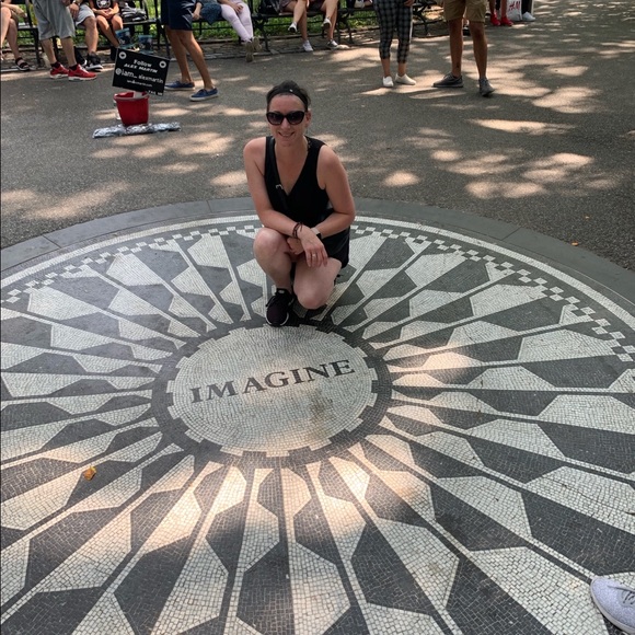 Meet your Posher, Nicole - Picture 1 of 1